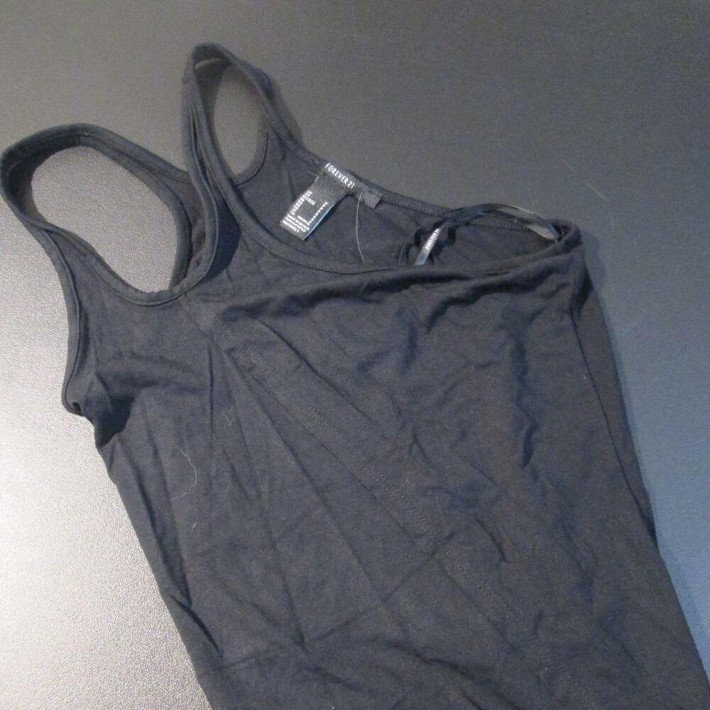 Nwt juniors sz small black tank by Forever 21